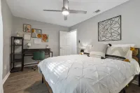 Modern Townhome less than 5 miles from FSU- 3b/2b 잭슨 뷰 공원 주변 호텔