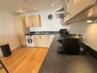 Millgrove House Apartment No 5 with city view minutes from the beach