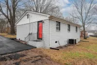 Crowder's Cottage near Kings Mountain & Gastonia