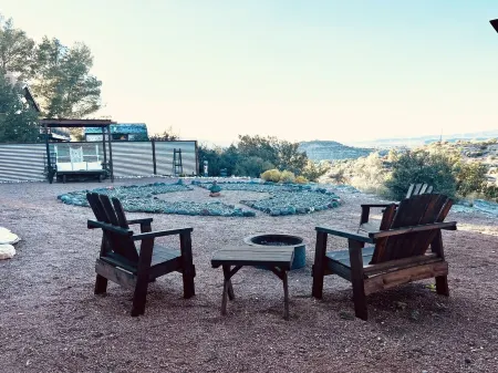 Gypsy Treasures Inn with hot Tub