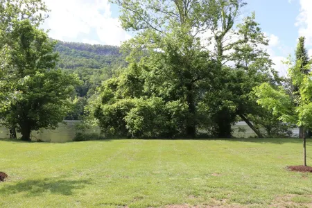 Cozy, riverfront house - 15 minutes from Virginia Tech