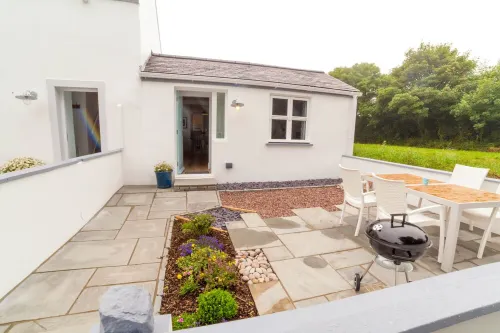 Barafundle Cottage, Wynd Hill Hideaway - Walk to Coast Path, Beach and Pub!