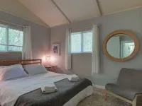 Renovated Modern Chalet - Swim, Hike, Bike, Fish, Ski, Skate, Shop, Dine, Relax! Hotels in Madison