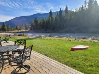 Winter Wonderland Cabin! Sleeps 12! Awesome Hot Tub and Fireplace!