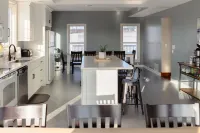 Off The Wall Inn: Premier Large Group House in Holmes County Hotels in Berlin Township