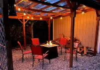 ★Entire House♥Pickle-ball★BBQ★WiFi/Arcade/Games★Basketball★Volleyball★Fire Pit Hotel a Iron County