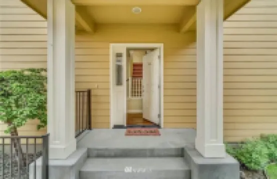 D25-2 Deck Unit Riverview w/ATCH garage Sunserra nearby heated pool and hot tub