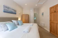 Beautiful  Cottage in a Peaceful, Rural Setting with Country Club Membership.