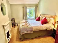 Traditional Country Cottage Hotel in zona Stroud
