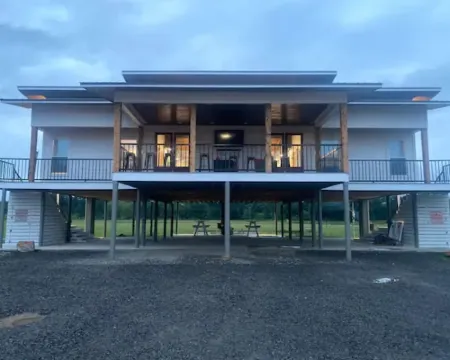 ON THE ROCKS is the place to be!!! A new spacious cabin & fully stocked! Hotels in Glenwood