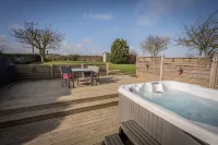 Secluded cottage w/hot tub & close to cliff walks