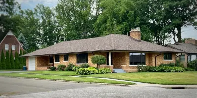 Lake View Ranch Hotels near Warner Theatre