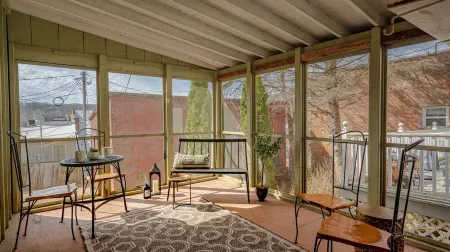 30+ Day 3BR Home One Blk off Historic Main St. Galena w/Pking and W/D