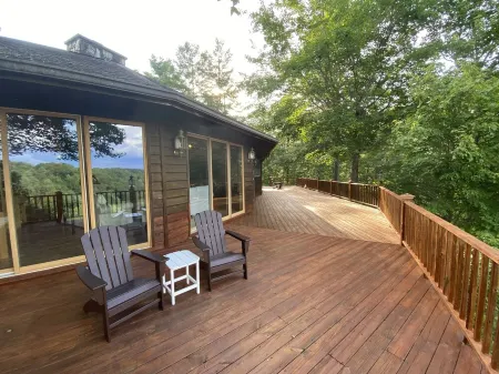 Views, Hot Tub, Spacious 3Bd, 3Ba w Tesla Charger