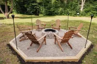 Kasoag Lake lodge-ATV + snowmobile right from your door.Great fishing close by! Hotels in Williamstown