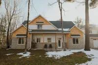 Newly Constructed Home, Walking Distance to Downtown Fish Creek! - 4-stjärniga