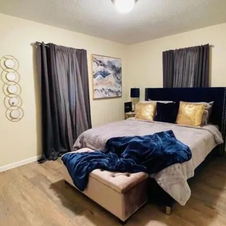 Family-sized house with plenty of space with game room & covered patio