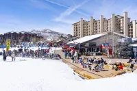 Ski-In/Ski-Out 1 BD Modern Luxury Slopeside Retreat