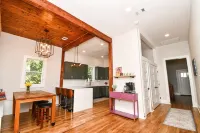 The Craftsman on Main Street Hotels in Lockhart