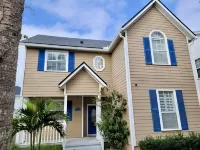 The Whale | On-site parking 3 blocks to Jax Beach