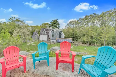 Dome Home on 42 Acres! Close to the Beach and Downtown Kennebunkport