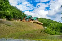 Beautiful Mountain View log cabin