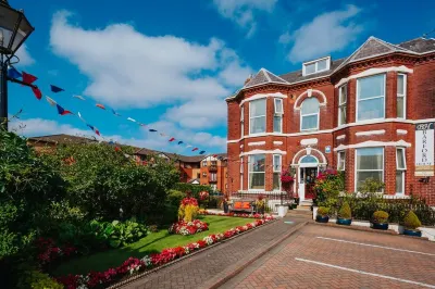 Barford House - Front Self-Catering Apartment Southport