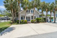 Stanton Apartment C - Historic Retreat 1 Block to Beach