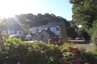 beautifully presented, well equipped, 2 bed cottage close to the sea.