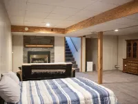 Between Geneva & Canandaigua- Large Yard, Firepit, Sleeps 13 Hotels in Gorham