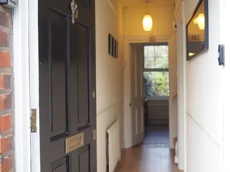 Stylish semi detached 3 bed home with garden