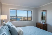 South Shore 1 Bdrm! Gameroom! MiniGolf, Pickleball, 2 Pools, Indoor Hot Tub!