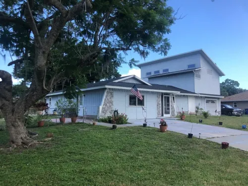 Gorgeous Pool house 5 min from the beach, shopping and restaurants I