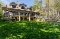 GREAT for FAMILIES, beautiful waterfront, kayaks, firepit, pool table, & more! - Wi-Fi