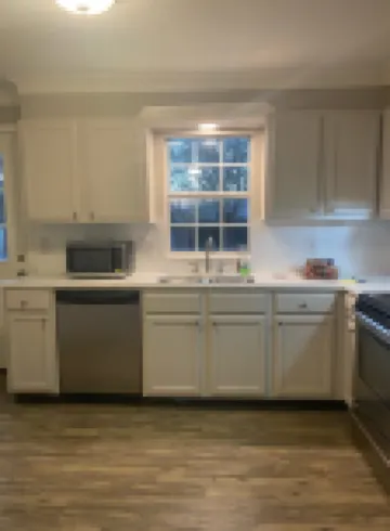 Walking distance to Baum Stadium & Razorback Greenway access across the street!