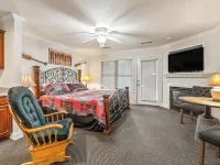 Sleeping Bear Condo - Downtown Helen, GA - Balkoner