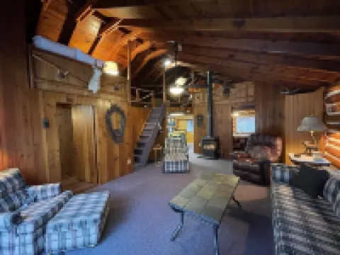 Lakefront Ice Fishing and Snowmobile Retreat