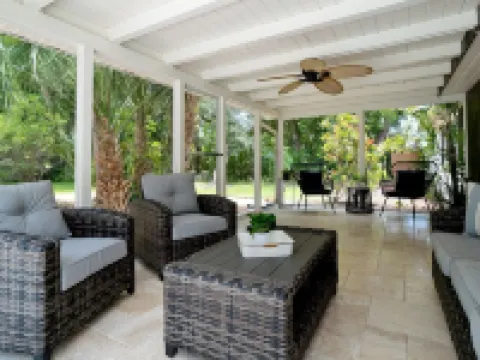 Heated Pool + Game Room + Sleeps 12 +12 Min Beach Hoteles en Whitfield