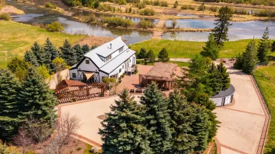 THE TURTLE HOUSE-WEDDING VENUE/REUNION LODGE