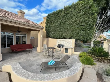 Water/Golf Course Backyard | Heated Pool Included in Price | Modern 3 bedroom Отели в г. Чендлер