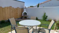 Charming house 100 m from the sea Hôtels à proximité de : E.Leclerc SAINT PIERRE D'OLERON