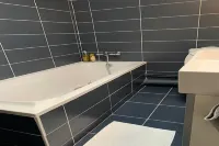 Downtown Toulouse house with pool