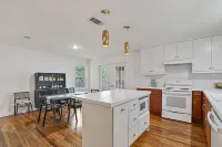 Awesome House & Minutes from Historic Downtown McKinney!!