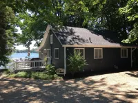 Brower Cottage - Lakefront Secluded Wooded Lot on Hutchins Lake Near Saugatuck
