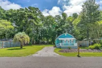 NEW-The Beach Haus- Luxe Cottage, professionally designed w/ WiFi, linens incl.