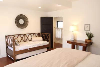 Welcome to Casa Blanca, Hill Country Luxury.