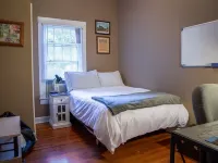 The Cozy Bungalow - Official Historic Home Near UNC! 查塔姆縣酒店