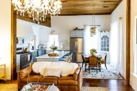 The Cottage on Maple Hotels in Murfreesboro