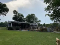 Cozy Home outside Independence City Limits! 3 beds and 2 baths. Close to all!