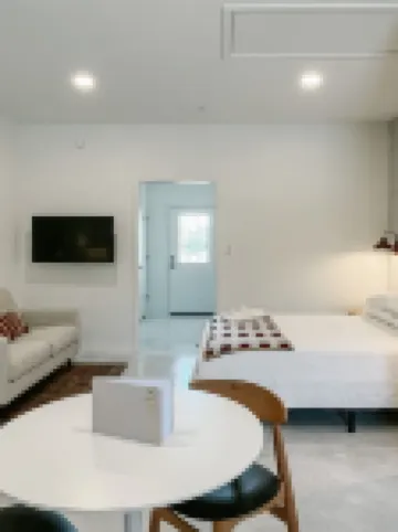 Elegant studio near downtown